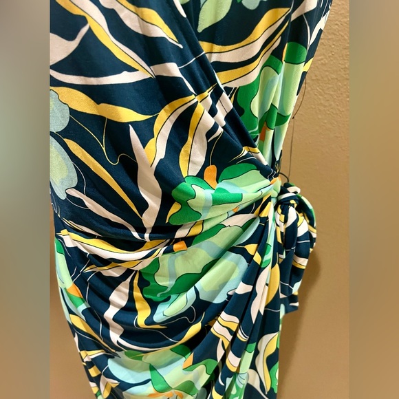 Maggy London Matte Jersey Wrap Dress, Size 10, EUC! - Picture 4 of 13